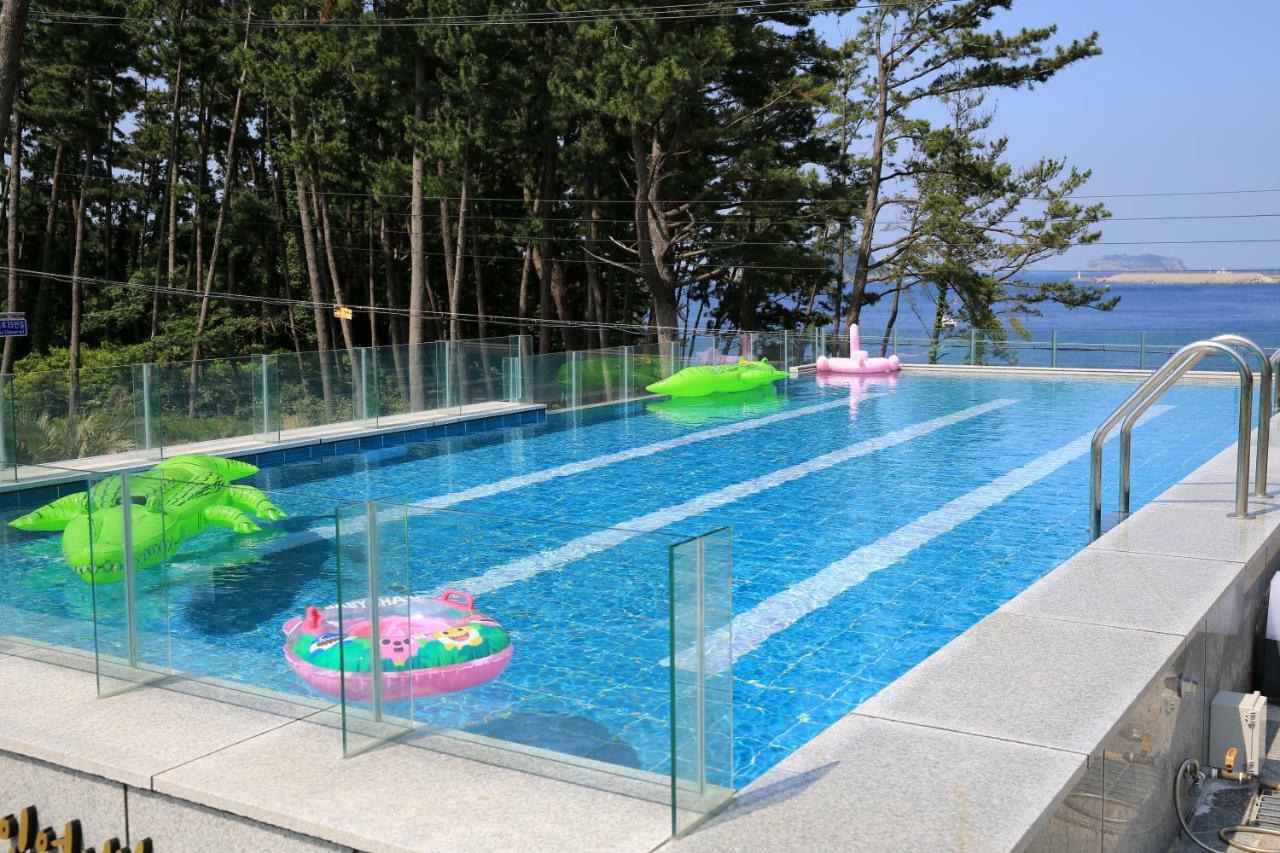 The Bay Jeju Resort Согвипхо Экстерьер фото