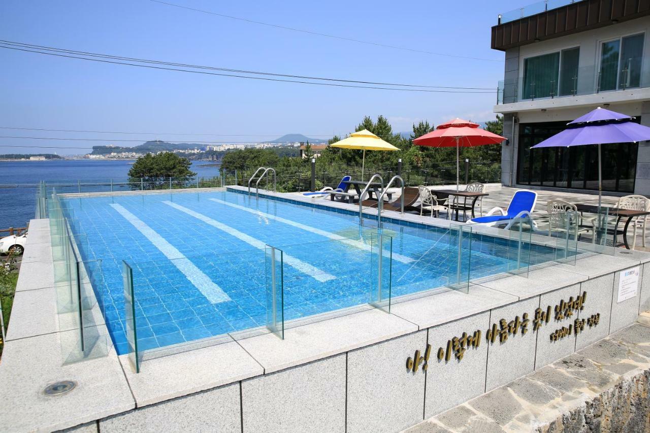 The Bay Jeju Resort Согвипхо Экстерьер фото